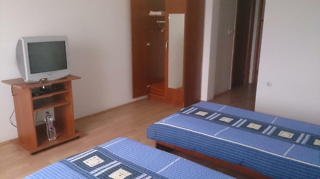 Guesthouse Capistro Bilje Esterno foto