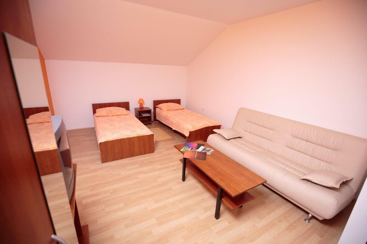 Guesthouse Capistro Bilje Esterno foto